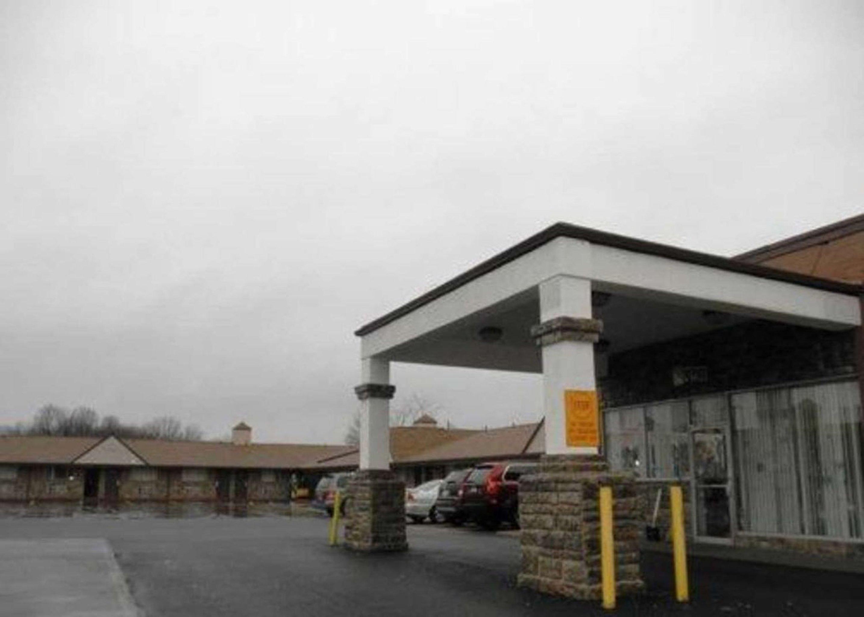 Rodeway Inn Near Hall Of Fame North Canton Exterior photo