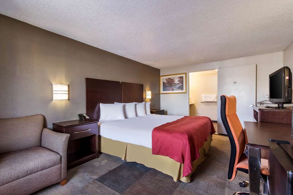 Rodeway Inn Near Hall Of Fame North Canton Room photo